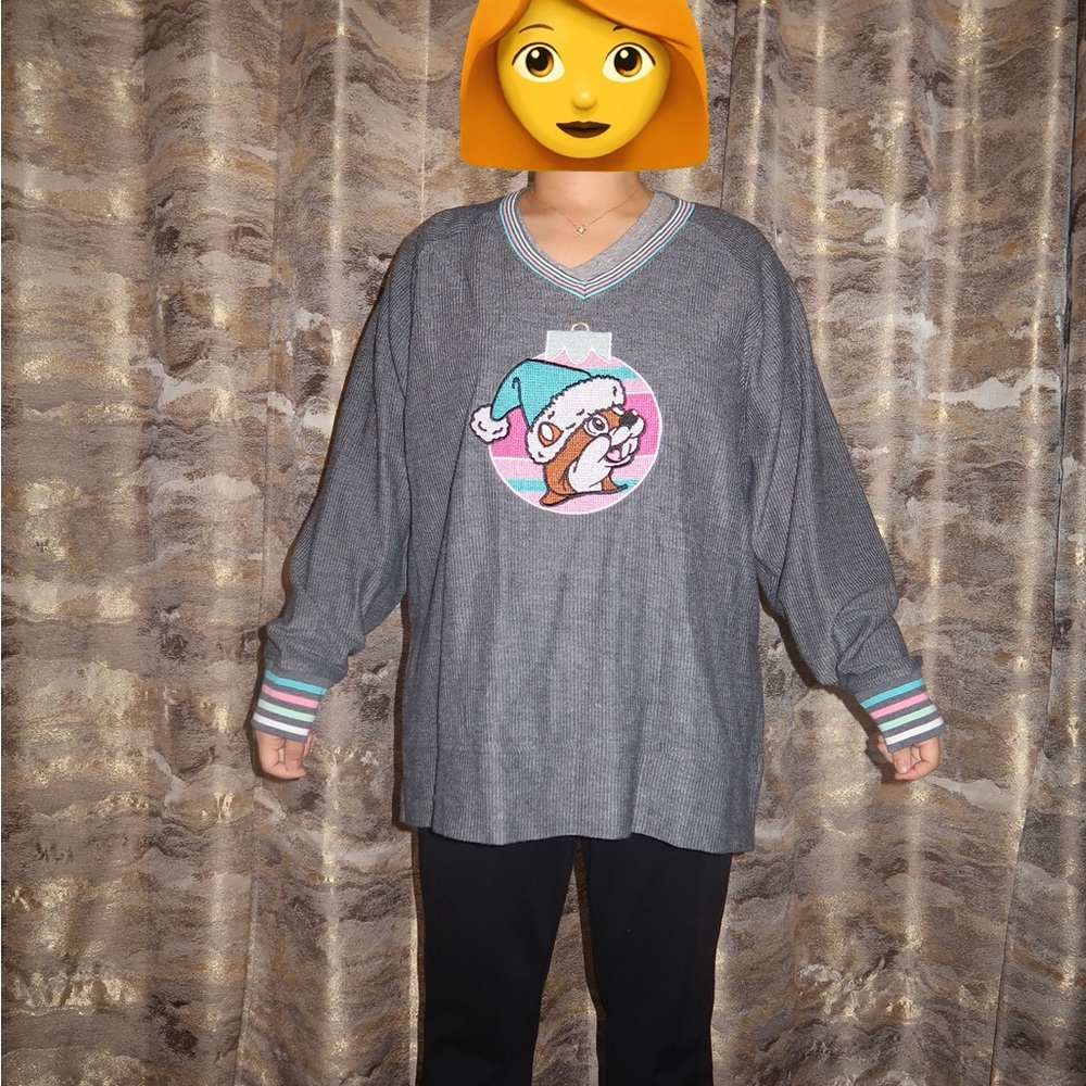 Women’s Gray Buc-ee’s Sweatshirt holiday sweatshirt